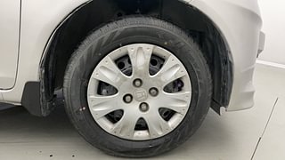 Used 2015 Honda Amaze 1.2 S i-VTEC Petrol Manual tyres RIGHT FRONT TYRE RIM VIEW