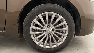 Used 2017 Maruti Suzuki Ciaz Alpha 1.4 MT Petrol Manual tyres RIGHT FRONT TYRE RIM VIEW
