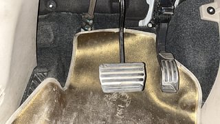 Used 2017 Mahindra XUV500 W10 AT Diesel Automatic interior PEDALS VIEW