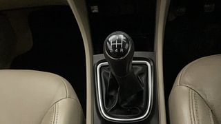 Used 2017 Maruti Suzuki Ciaz Alpha 1.4 MT Petrol Manual interior GEAR  KNOB VIEW