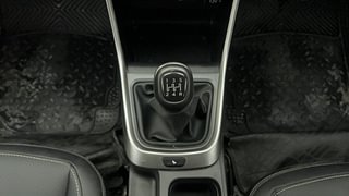 Used 2022 Tata Altroz XZ Plus 1.2 Dual Tone Petrol Manual interior GEAR  KNOB VIEW