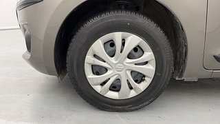 Used 2020 Maruti Suzuki Swift [2017-2021] VXI AMT Petrol Automatic tyres LEFT FRONT TYRE RIM VIEW
