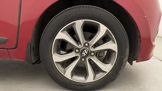 Used 2015 Hyundai Xcent SX AT (O) Petrol Petrol Automatic tyres RIGHT FRONT TYRE RIM VIEW