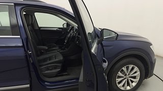 Used 2019 Volkswagen Tiguan Comfortline TDI Diesel Automatic interior RIGHT SIDE FRONT DOOR CABIN VIEW