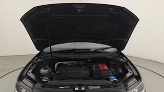 Used 2019 Volkswagen Tiguan Comfortline TDI Diesel Automatic engine ENGINE & BONNET OPEN FRONT VIEW
