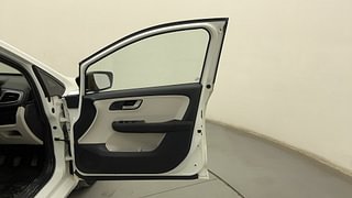 Used 2022 Tata Altroz XZ Plus 1.2 Dual Tone Petrol Manual interior RIGHT FRONT DOOR OPEN VIEW