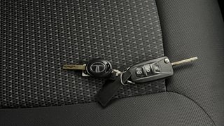 Used 2019 Tata Tiago [2018-2020] XZA+ AMT Petrol Automatic extra CAR KEY VIEW