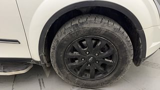 Used 2017 Mahindra XUV500 W10 AT Diesel Automatic tyres RIGHT FRONT TYRE RIM VIEW