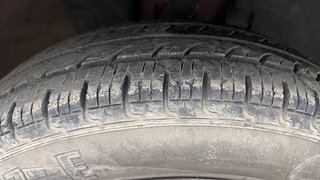 Used 2019 Renault Kwid RXT Opt Petrol Manual tyres RIGHT FRONT TYRE TREAD VIEW