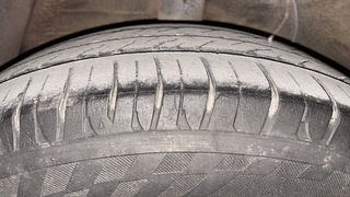 Used 2015 Hyundai Xcent SX AT (O) Petrol Petrol Automatic tyres RIGHT REAR TYRE TREAD VIEW