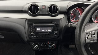 Used 2020 Maruti Suzuki Swift [2017-2021] VXI AMT Petrol Automatic interior MUSIC SYSTEM & AC CONTROL VIEW