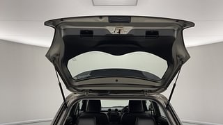 Used 2020 Maruti Suzuki Swift [2017-2021] VXI AMT Petrol Automatic interior DICKY DOOR OPEN VIEW