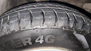 Used 2012 Hyundai i10 Sportz 1.2 Kappa2 Petrol Manual tyres RIGHT FRONT TYRE TREAD VIEW