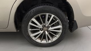 Used 2015 Toyota Corolla Altis GL Petrol Petrol Manual tyres LEFT REAR TYRE RIM VIEW