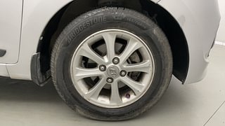 Used 2014 Hyundai Grand i10 Asta 1.2 Kappa VTVT Petrol Manual tyres RIGHT FRONT TYRE RIM VIEW