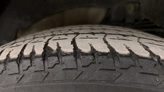 Used 2016 Mahindra XUV500 W6 AT Diesel Automatic tyres LEFT REAR TYRE TREAD VIEW
