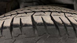 Used 2016 Mahindra XUV500 W6 AT Diesel Automatic tyres RIGHT REAR TYRE TREAD VIEW