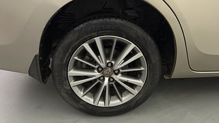Used 2015 Toyota Corolla Altis GL Petrol Petrol Manual tyres RIGHT REAR TYRE RIM VIEW