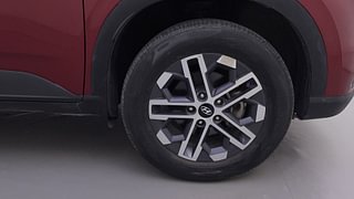 Used 2022 Hyundai Venue SX (O) 1.0 Turbo iMT Petrol Manual tyres RIGHT FRONT TYRE RIM VIEW