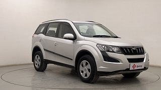 Used 2016 Mahindra XUV500 W6 AT Diesel Automatic exterior RIGHT FRONT CORNER VIEW
