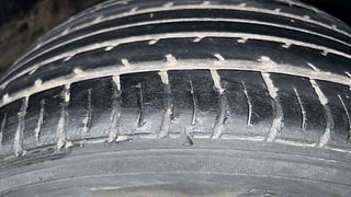 Used 2015 Toyota Corolla Altis GL Petrol Petrol Manual tyres RIGHT FRONT TYRE TREAD VIEW