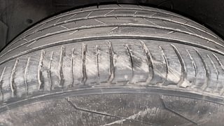 Used 2022 Hyundai Venue SX (O) 1.0 Turbo iMT Petrol Manual tyres LEFT FRONT TYRE TREAD VIEW