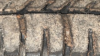 Used 2016 Maruti Suzuki Wagon R 1.0 VXI AMT Petrol Automatic tyres RIGHT FRONT TYRE TREAD VIEW
