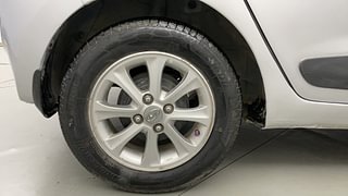 Used 2014 Hyundai Grand i10 Asta 1.2 Kappa VTVT Petrol Manual tyres RIGHT REAR TYRE RIM VIEW