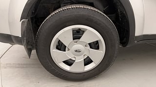 Used 2016 Mahindra XUV500 W6 AT Diesel Automatic tyres RIGHT REAR TYRE RIM VIEW