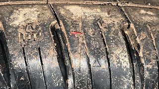 Used 2017 Maruti Suzuki Baleno Zeta 1.2 AT Petrol Automatic tyres RIGHT FRONT TYRE TREAD VIEW