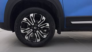 Used 2023 Renault Kiger RXZ AMT Petrol Automatic tyres LEFT FRONT TYRE RIM VIEW
