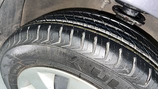 Used 2018 Maruti Suzuki Alto K10 [2014-2019] VXI AMT (O) Petrol Automatic tyres RIGHT FRONT TYRE TREAD VIEW