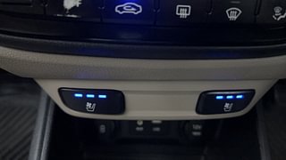 Used 2018 Hyundai Verna SX (O) 1.6 VTVT AT Petrol Automatic top_features Ventilated seats