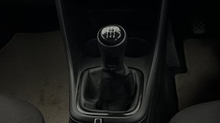Used 2018 Volkswagen Ameo [2016-2020] 1.0 Trendline Petrol Petrol Manual interior GEAR  KNOB VIEW