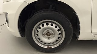 Used 2017 Maruti Suzuki Swift [2014-2017] LXI (O) Petrol Manual tyres LEFT FRONT TYRE RIM VIEW