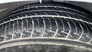 Used 2022 Maruti Suzuki Wagon R 1.2 ZXi 1.2 AMT Petrol Automatic tyres RIGHT FRONT TYRE TREAD VIEW
