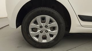 Used 2016 Hyundai Elite i20 Magna 1.2 Petrol Manual tyres RIGHT REAR TYRE RIM VIEW