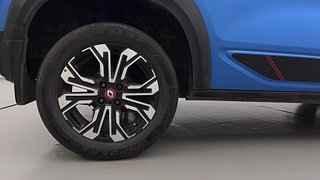 Used 2022 Renault Kiger RXZ Turbo CVT Dual Tone Petrol Automatic tyres RIGHT REAR TYRE RIM VIEW