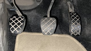 Used 2018 Volkswagen Ameo [2016-2020] 1.0 Trendline Petrol Petrol Manual interior PEDALS VIEW