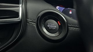 Used 2021 Jeep Compass Model S (O) 1.4 Petrol DCT Petrol Automatic top_features Keyless start