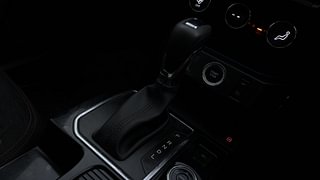 Used 2022 Renault Kiger RXZ Turbo CVT Dual Tone Petrol Automatic interior GEAR  KNOB VIEW
