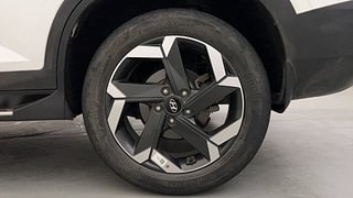 Used 2022 Hyundai Alcazar Signature (O) 7 Seater 1.5 Diesel AT Diesel Automatic tyres LEFT REAR TYRE RIM VIEW
