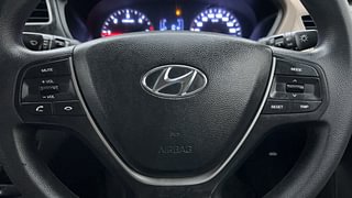 Used 2019 Hyundai Elite i20 Magna Plus 1.4 CRDI Diesel Manual top_features Steering mounted controls