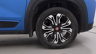 Used 2022 Renault Kiger RXZ Turbo CVT Dual Tone Petrol Automatic tyres RIGHT FRONT TYRE RIM VIEW