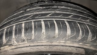 Used 2021 Jeep Compass Model S (O) 1.4 Petrol DCT Petrol Automatic tyres RIGHT FRONT TYRE TREAD VIEW