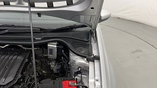 Used 2018 Volkswagen Ameo [2016-2020] 1.0 Trendline Petrol Petrol Manual engine ENGINE LEFT SIDE HINGE & APRON VIEW