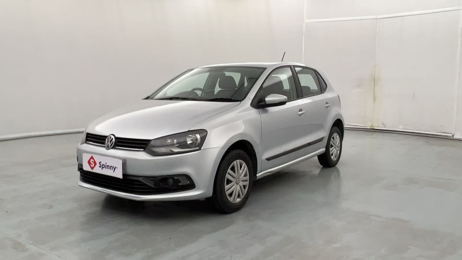 LEFT FRONT CORNER VIEW