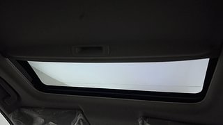 Used 2021 Honda WR-V VX MT Petrol Petrol Manual top_features Sunroof