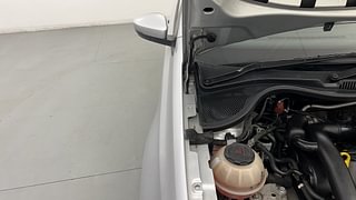 Used 2018 Volkswagen Ameo [2016-2020] 1.0 Trendline Petrol Petrol Manual engine ENGINE RIGHT SIDE HINGE & APRON VIEW