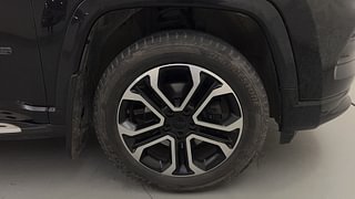 Used 2021 Jeep Compass Model S (O) 1.4 Petrol DCT Petrol Automatic tyres RIGHT FRONT TYRE RIM VIEW